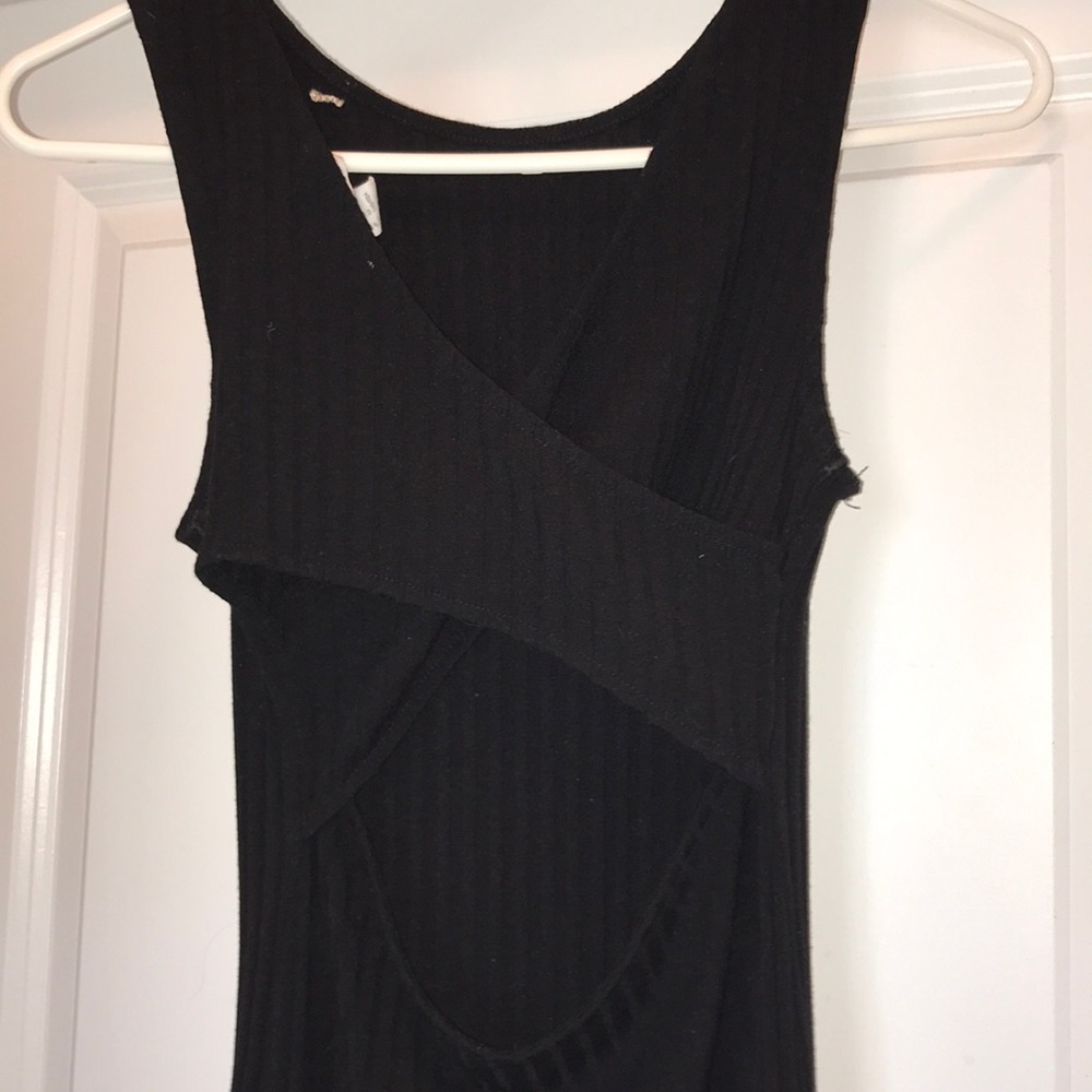Black Dres, crossed in back